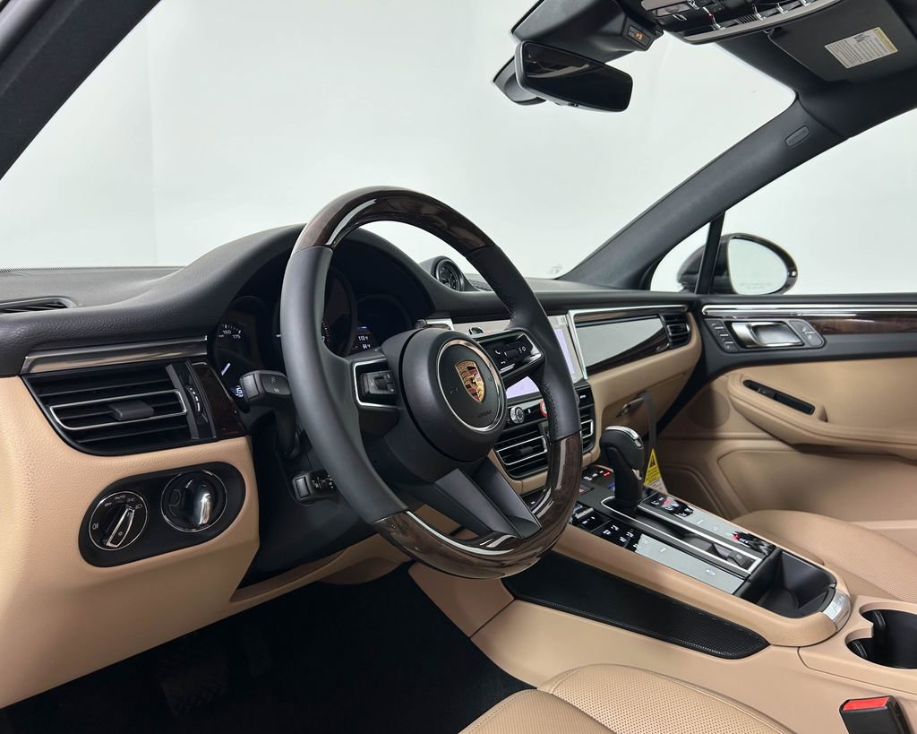 New 2026 Porsche Macan AWD/4WD image 4