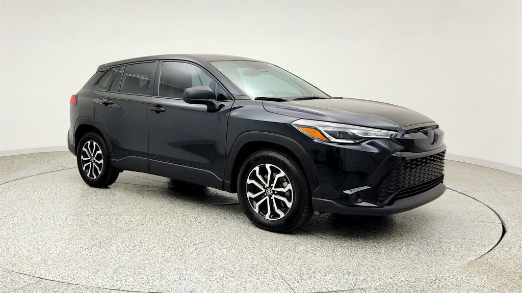 Used 2025 Toyota Corolla Cross AWD Hybrid image 3