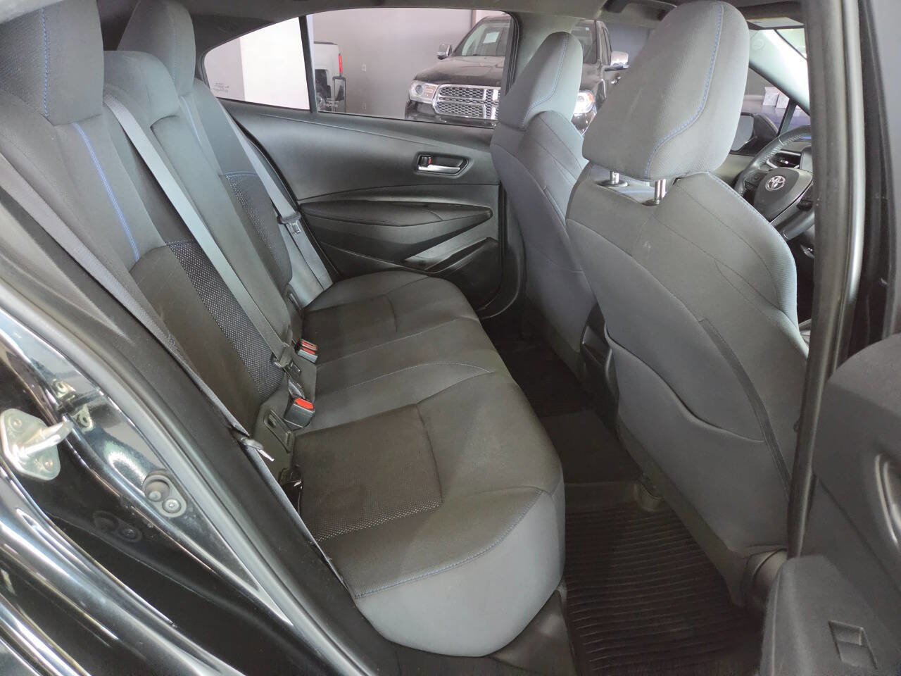 Used 2020 Toyota Corolla SE image 21