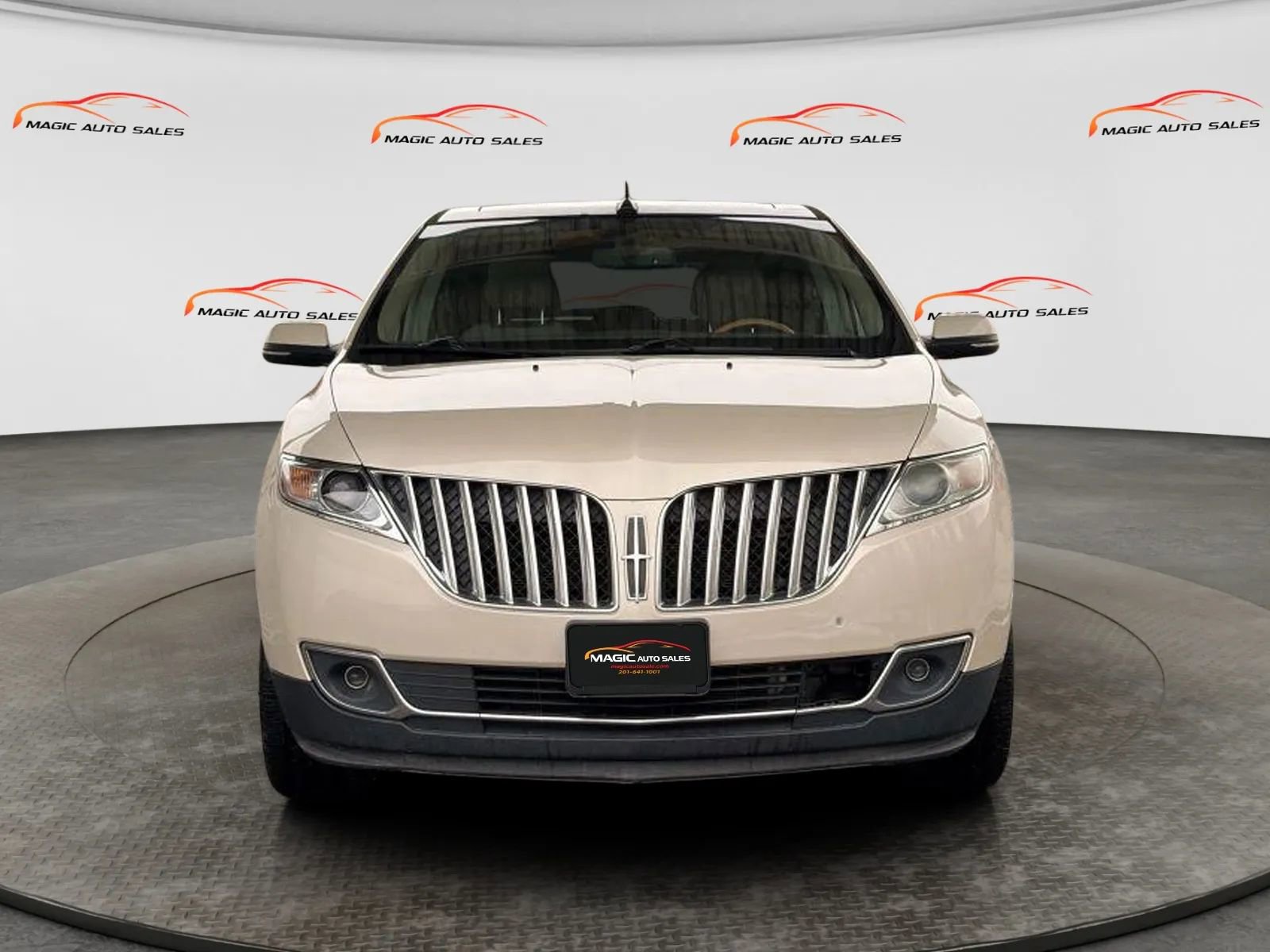 Used 2014 Lincoln MKX AWD w/ Equipment Group 102A image 3