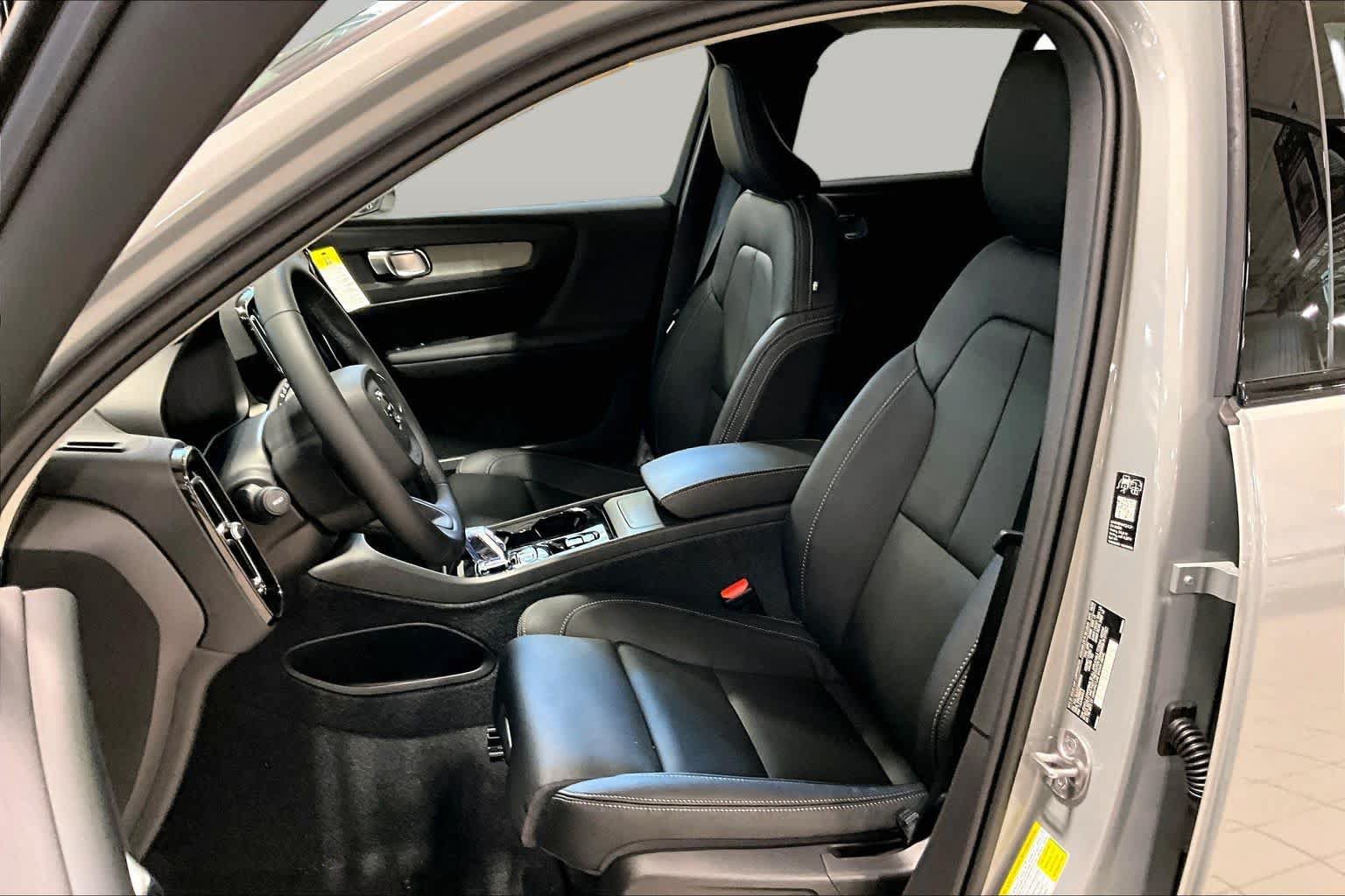 New 2026 Volvo XC40 B5 Plus w/ Protection Package Premier AWD/4WD image 13