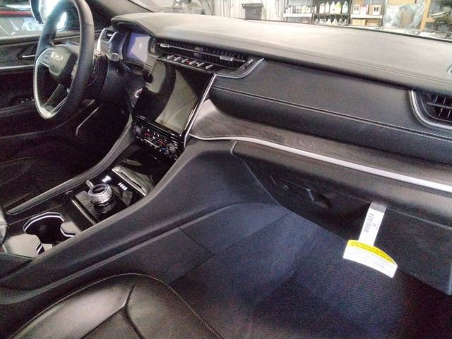 Used 2024 Jeep Grand Cherokee L Limited w/ Luxury Tech Group II image 22