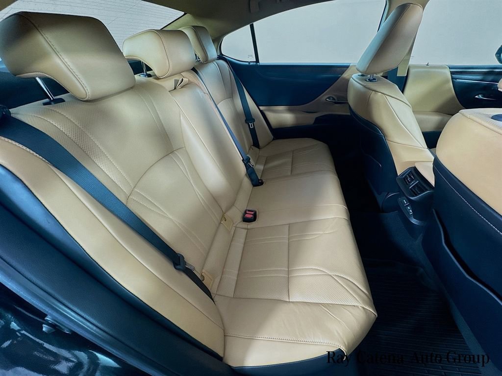Certified 2024 Lexus ES 300h w/ Luxury Package FWD image 28