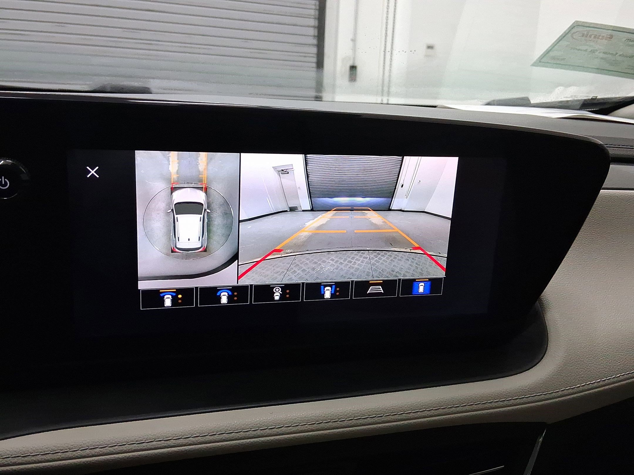 Used 2025 Buick Encore GX Avenir w/ Avenir Technology Package image 25