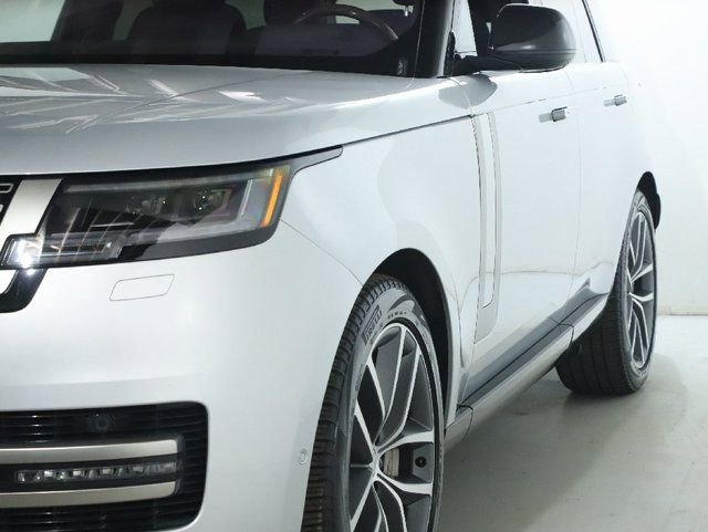 Used 2023 Land Rover Range Rover SE image 13