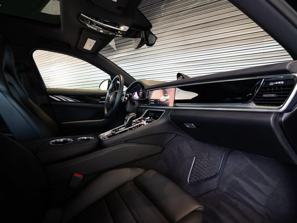 Certified 2023 Porsche Panamera image 28