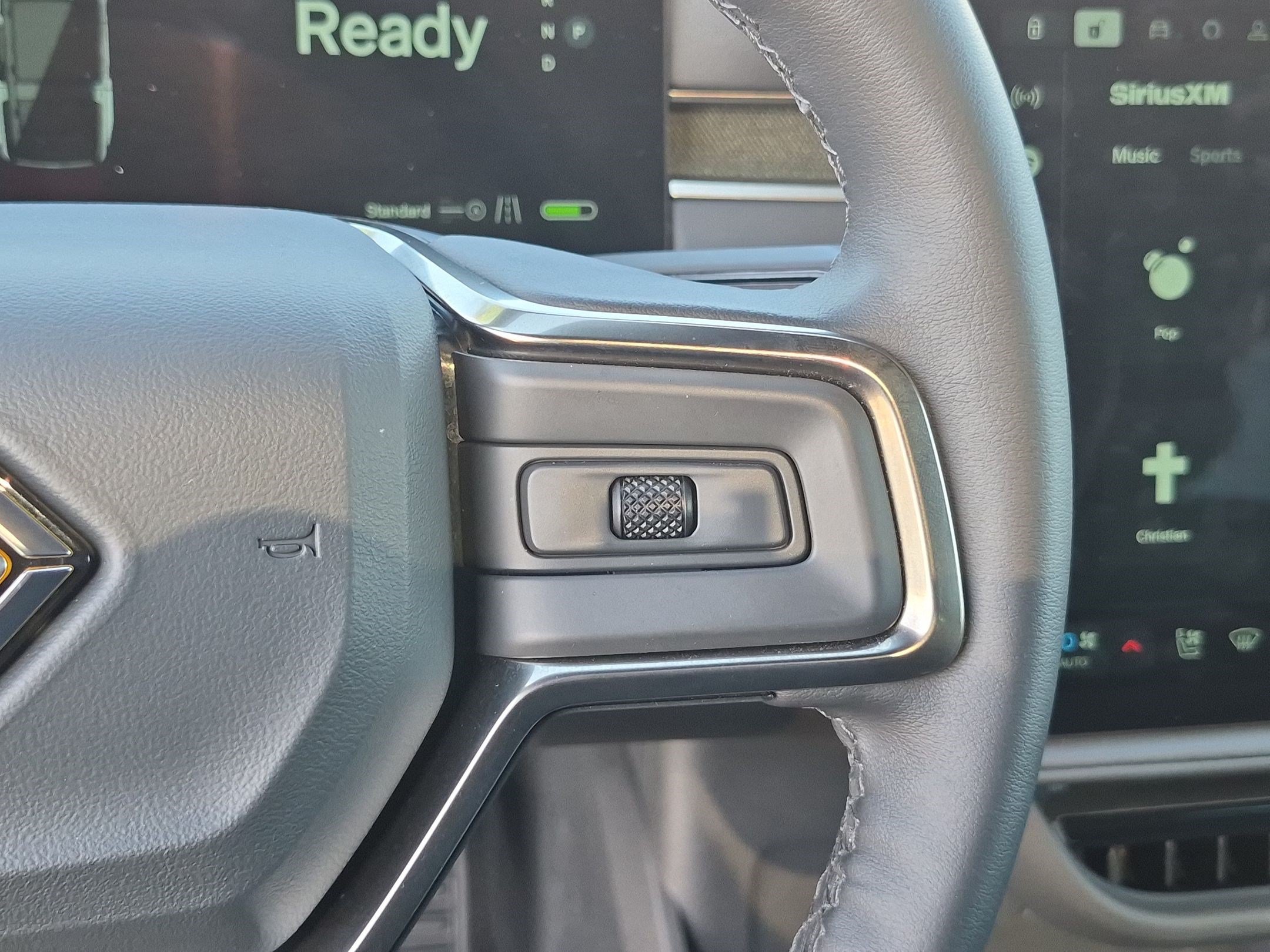 Used 2025 Rivian R1S Adventure Dual AWD/4WD image 20
