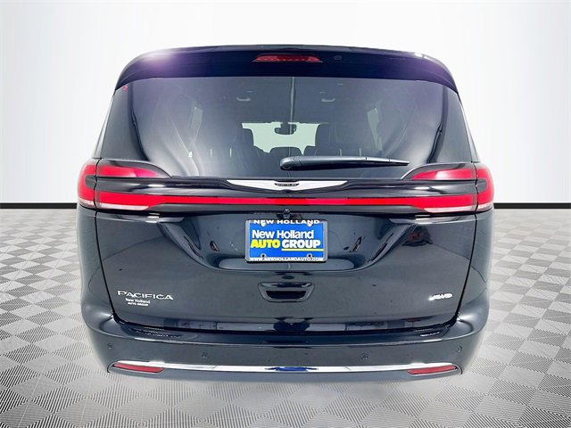 New 2026 Chrysler Pacifica Select image 5