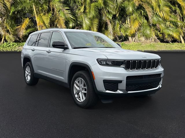 Used 2025 Jeep Grand Cherokee L Laredo RWD image 2
