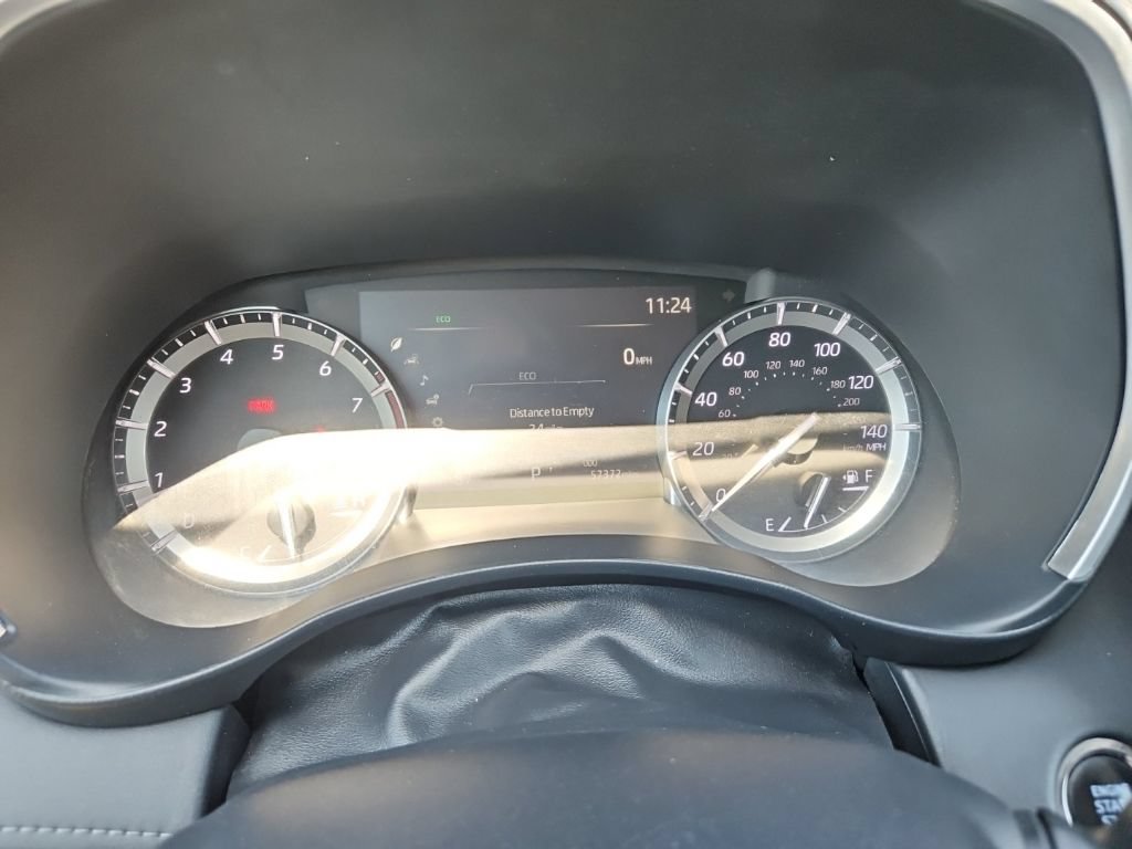 Used 2022 Toyota Highlander XLE AWD/4WD image 19