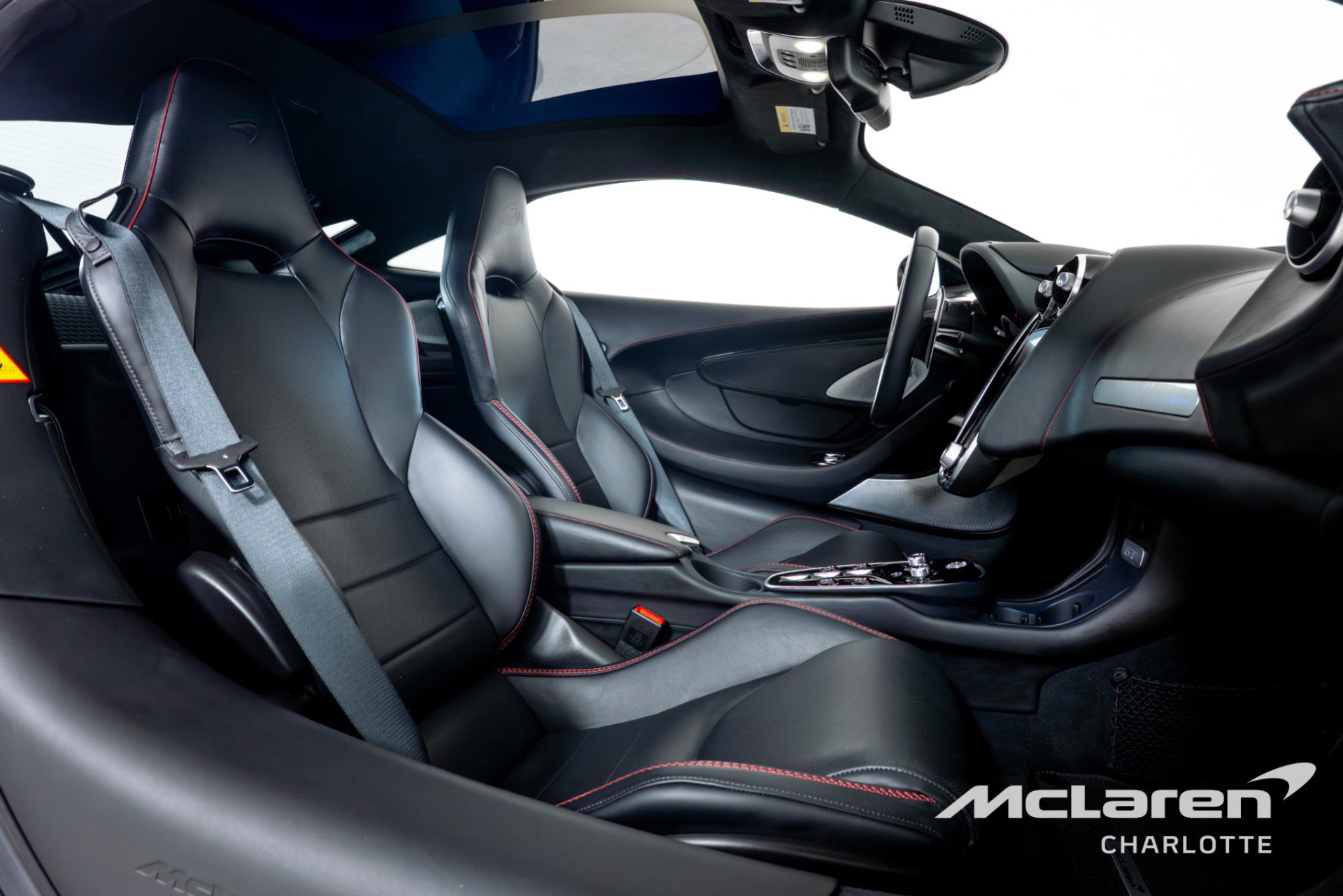Used 2023 McLaren GT RWD image 18