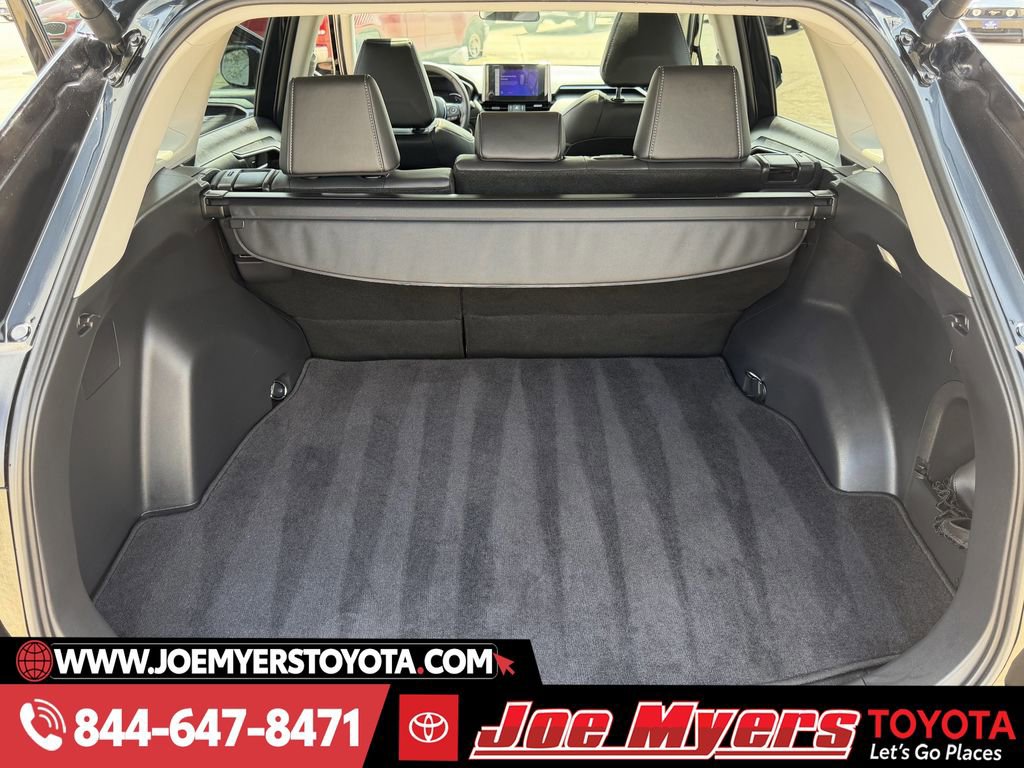 Used 2024 Toyota RAV4 XLE Premium image 31