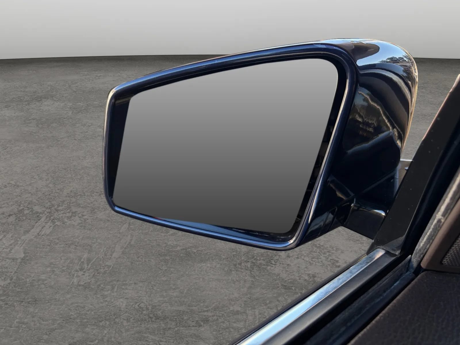 Used 2014 Mercedes-Benz E 550 4MATIC Sedan image 33