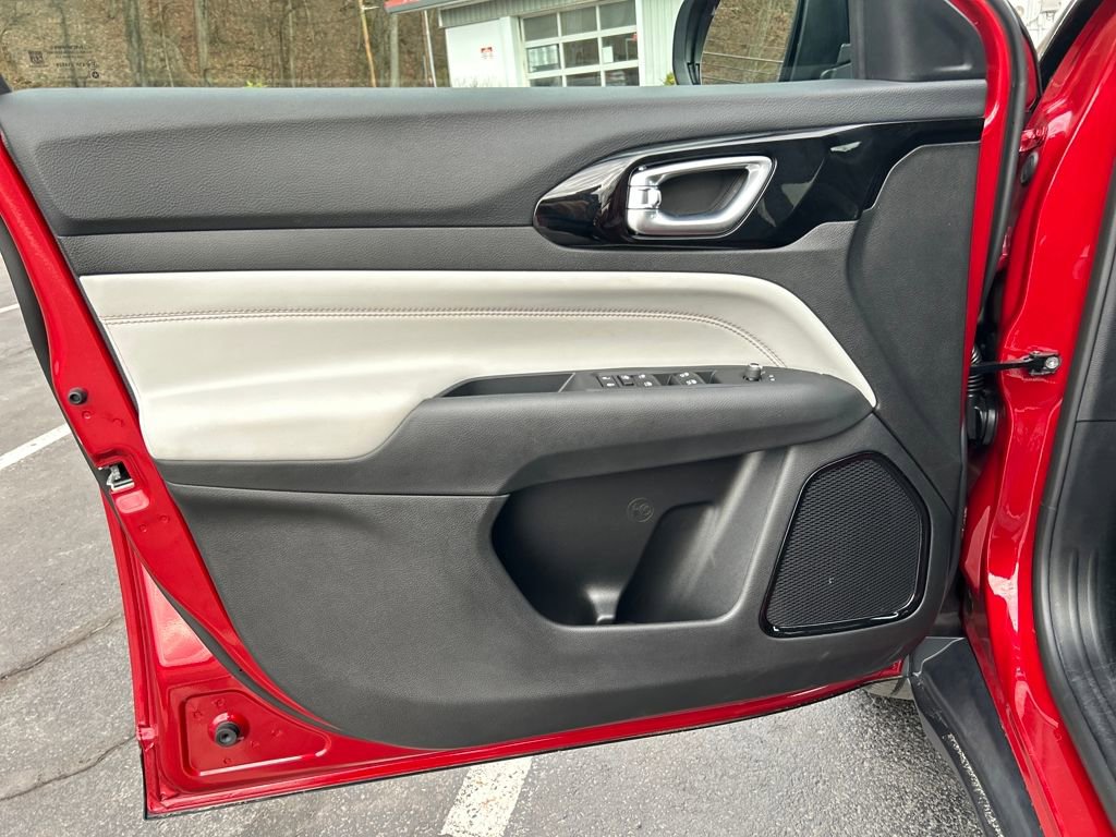 Used 2026 Jeep Compass Limited image 19