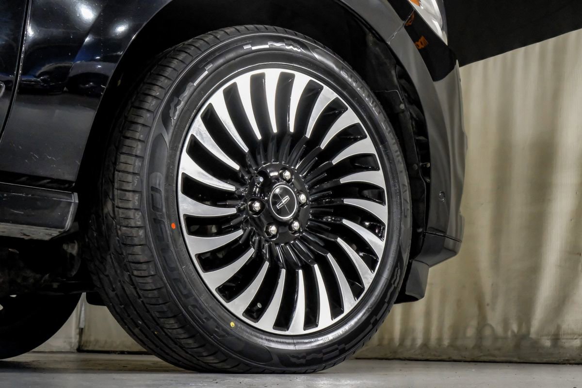 Used 2020 Lincoln Navigator Black Label w/ Cargo Convenience Package AWD/4WD image 54