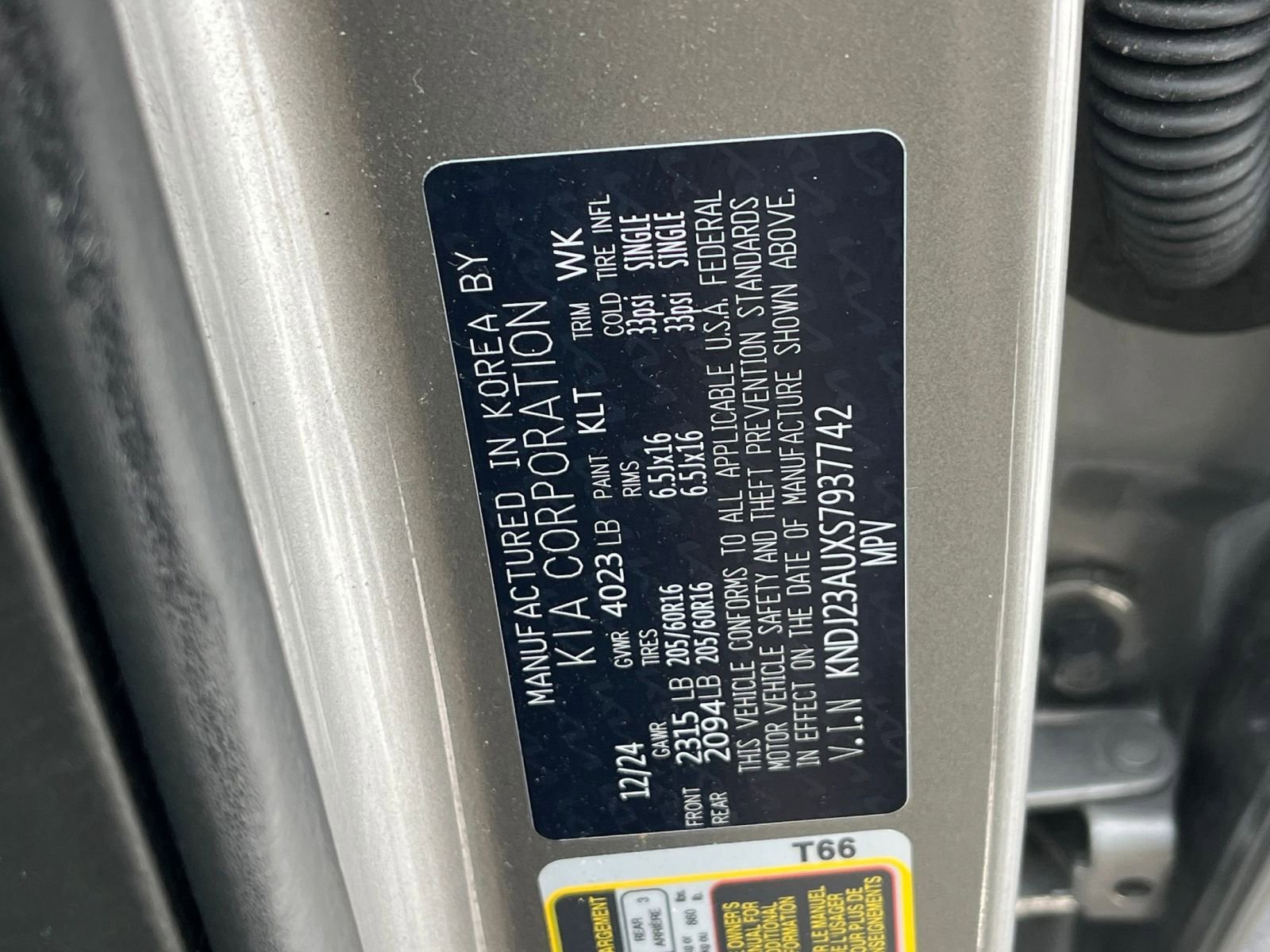 Used 2025 Kia Soul LX w/ LX Technology Package FWD image 27