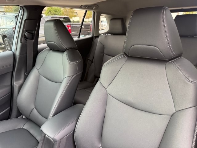 Used 2026 Toyota Corolla Cross XLE w/ Convenience Package FWD image 13
