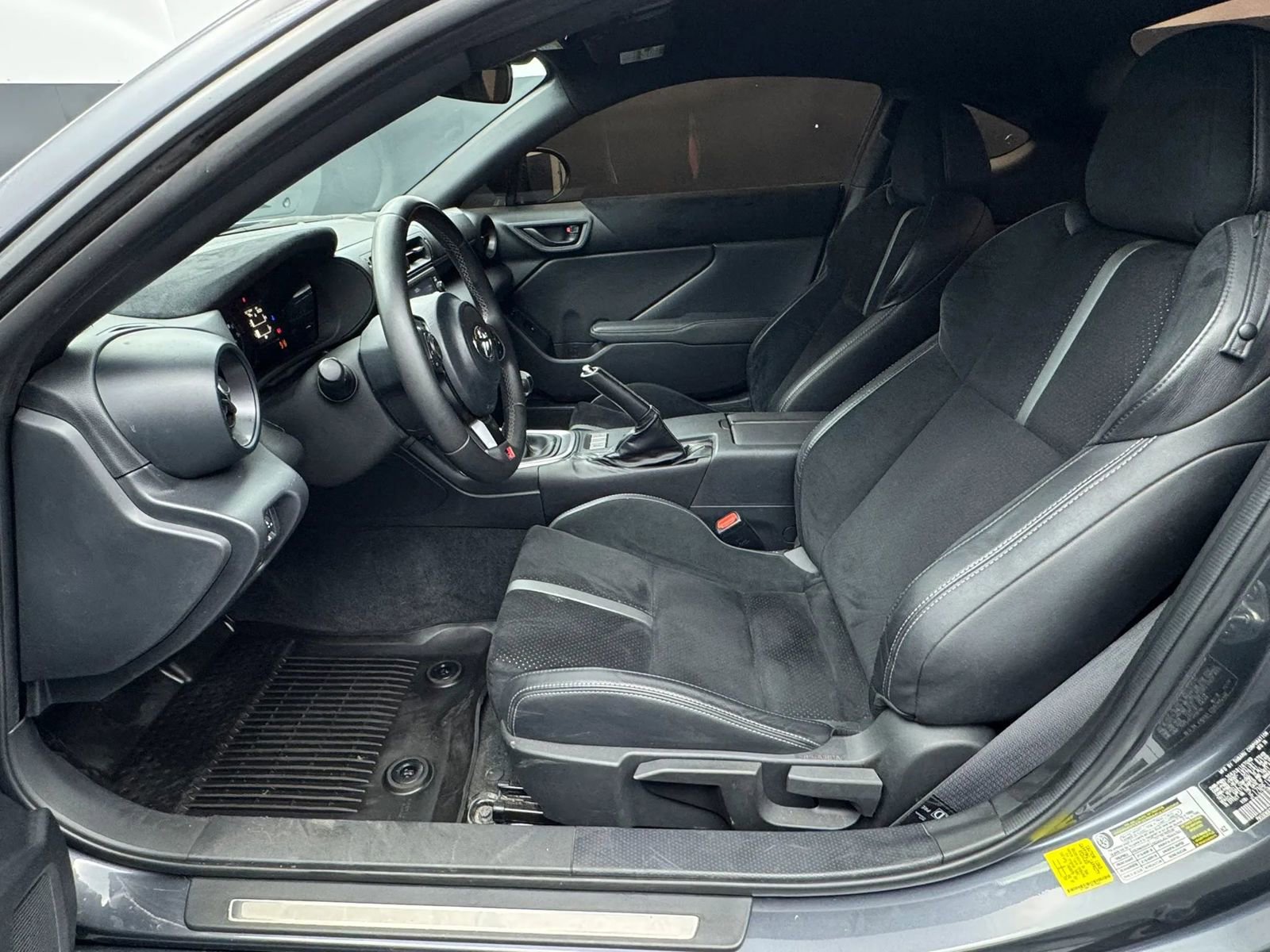 Used 2024 Toyota GR86 Premium RWD image 2