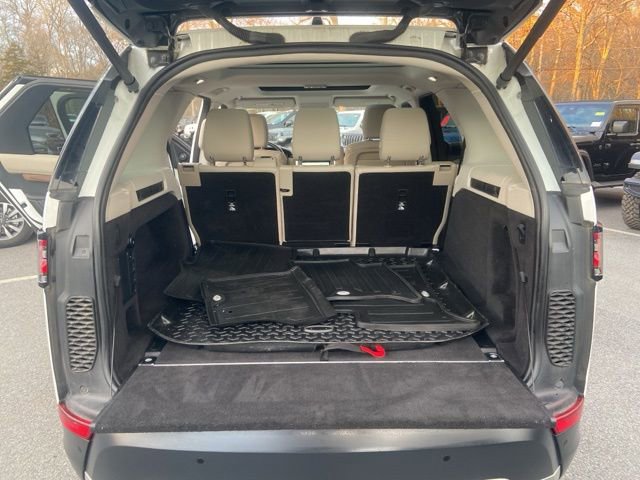 Used 2019 Land Rover Discovery HSE image 19
