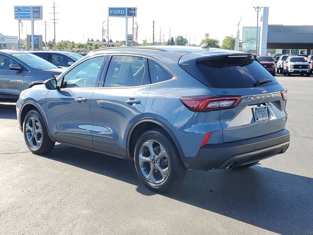 Used 2025 Ford Escape ST-Line w/ Tech Pack #1 AWD/4WD image 3