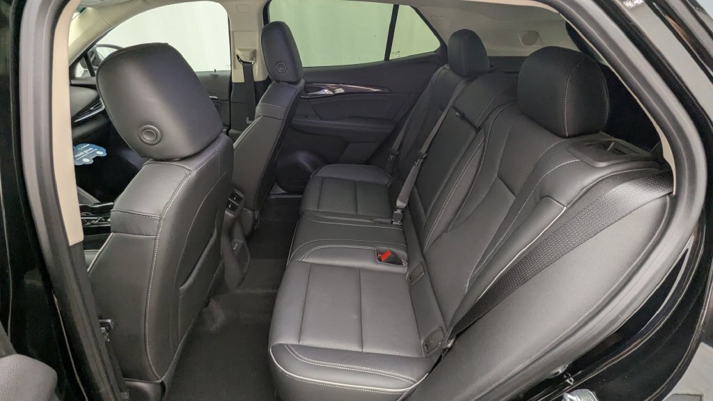 Used 2021 Buick Envision Essence FWD image 28
