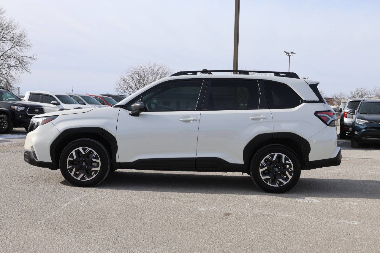 Used 2025 Subaru Forester Premium image 8