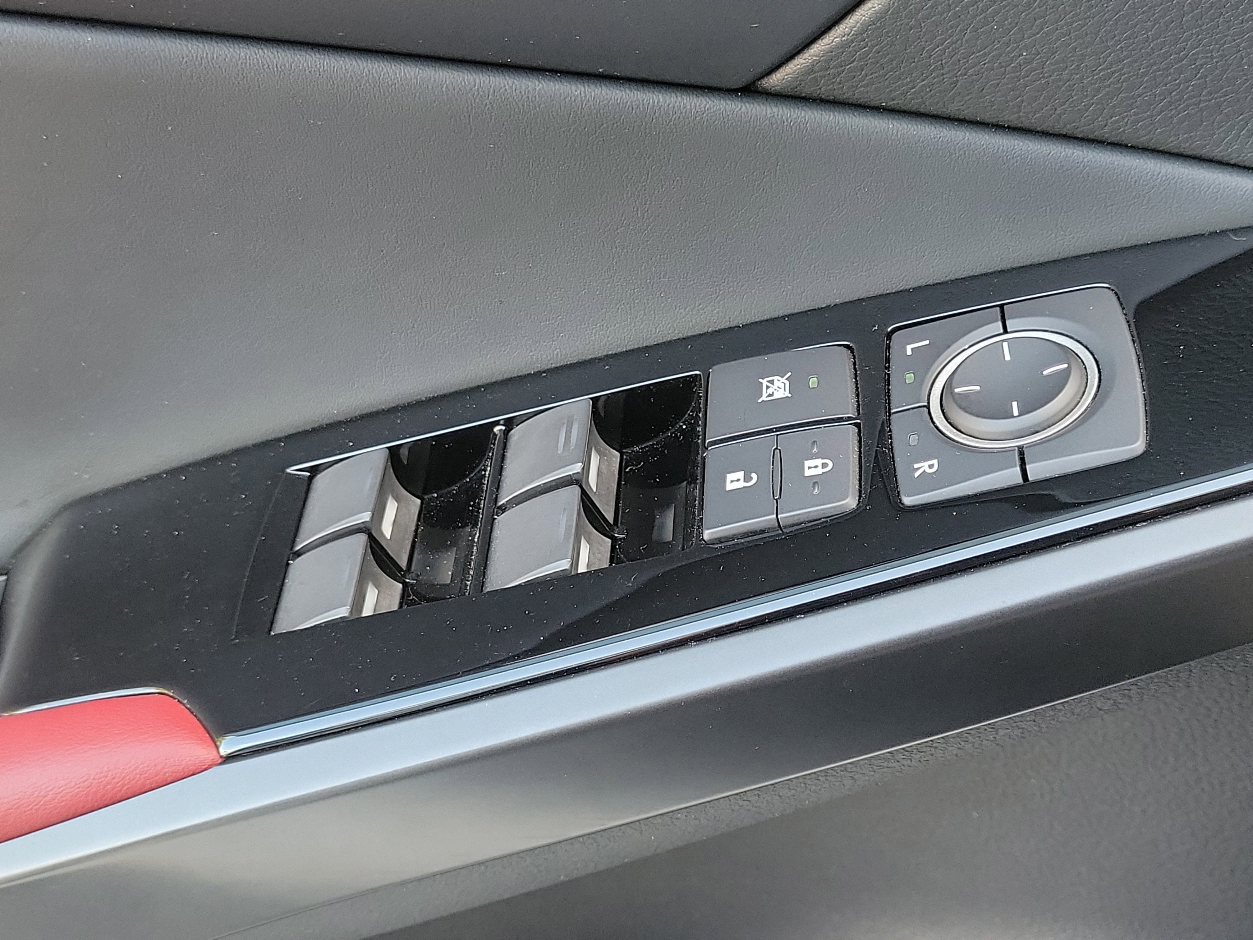 Certified 2025 Lexus IS 350 F Sport RWD image 17