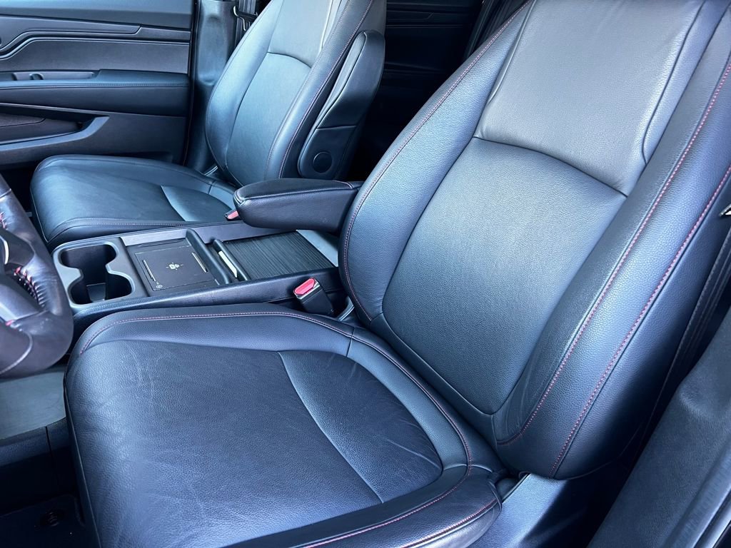 Used 2025 Honda Odyssey Sport-L image 11