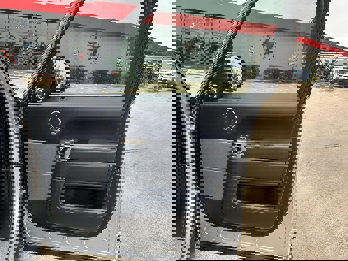 Used 2017 Land Rover Range Rover Sport image 21