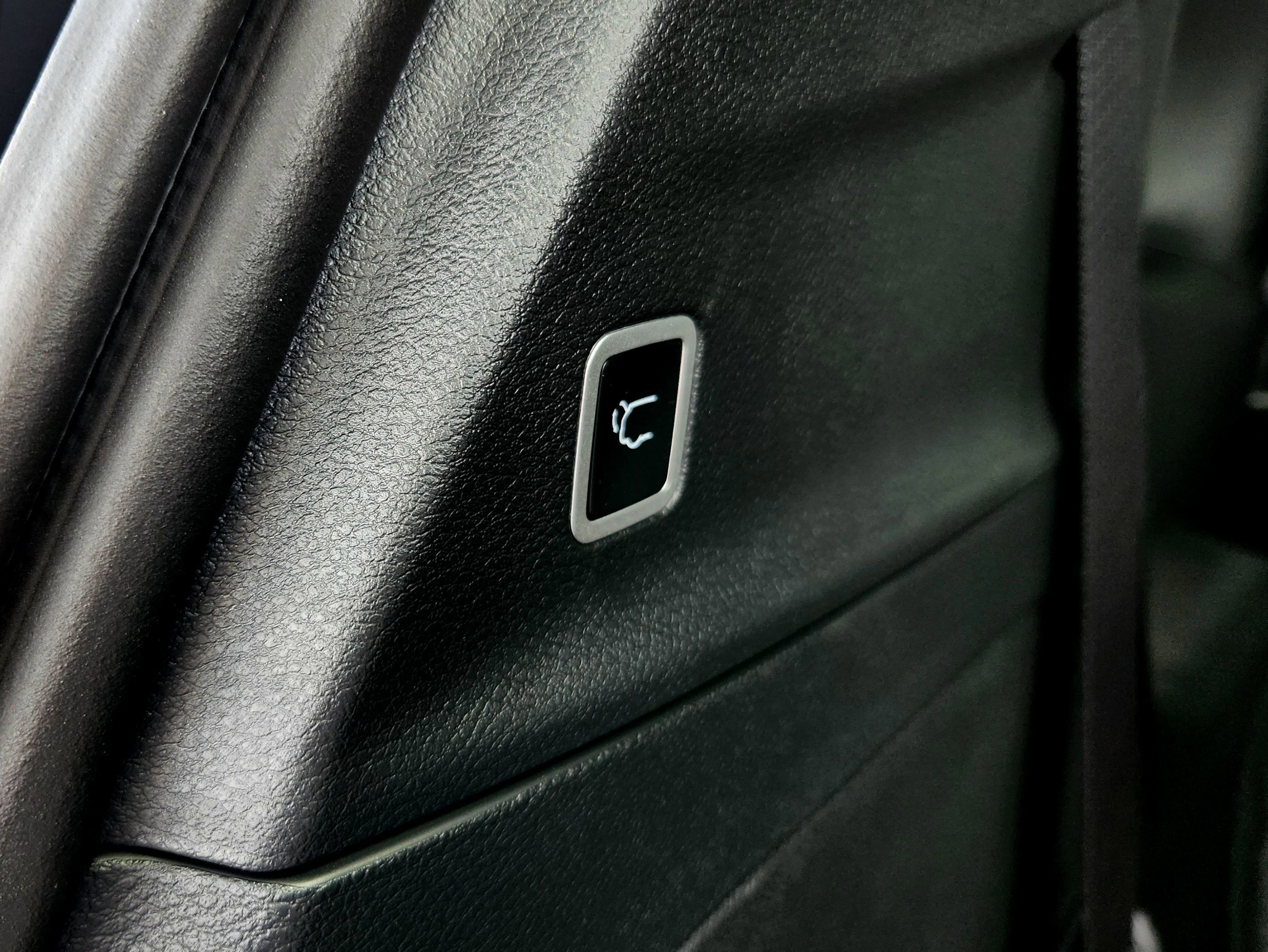 New 2025 Chrysler Pacifica Select w/ Uconnect Theater Family Group image 39