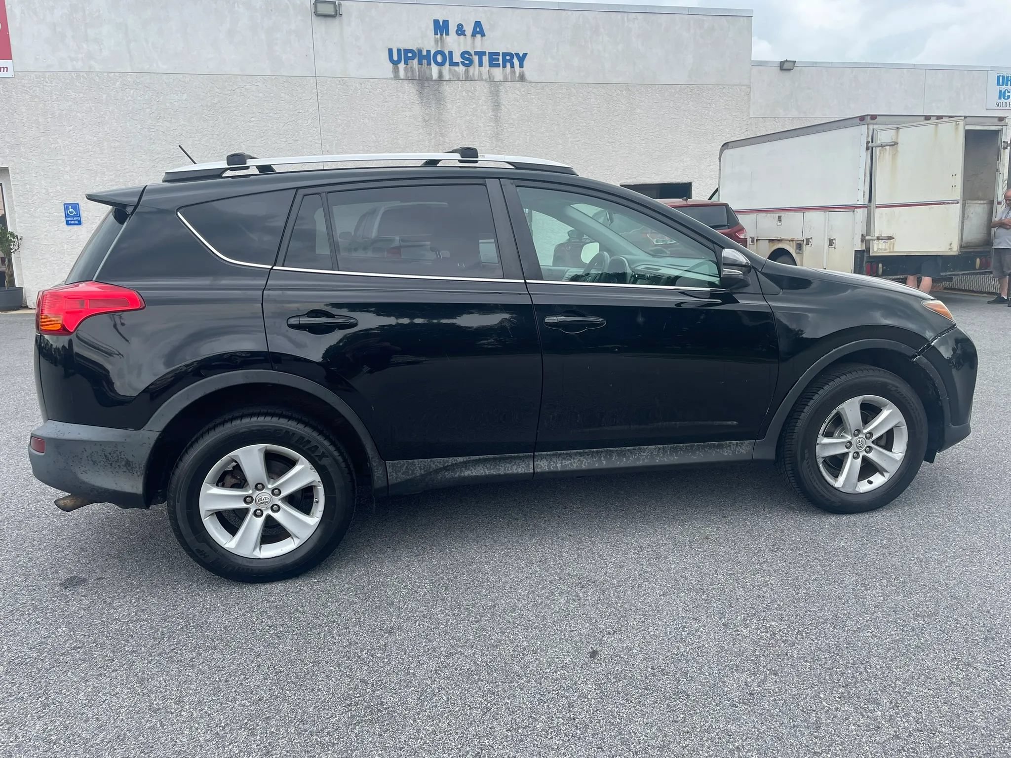 Used 2013 Toyota RAV4 XLE AWD/4WD image 8