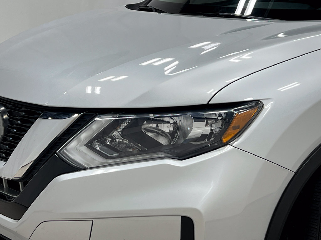 Used 2018 Nissan Rogue S AWD/4WD image 32