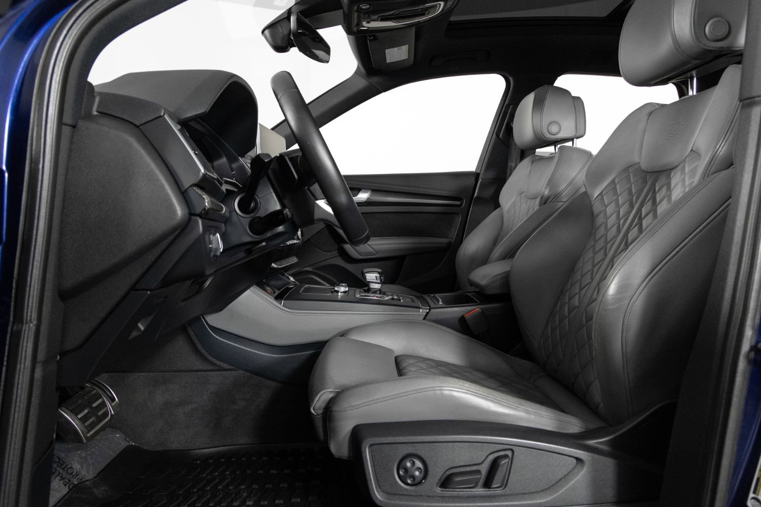 Used 2018 Audi SQ5 Premium Plus w/ Navigation Package image 13