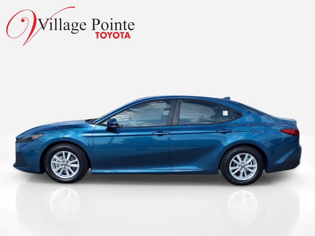 Used 2026 Toyota Camry LE w/ Convenience Package FWD image 2