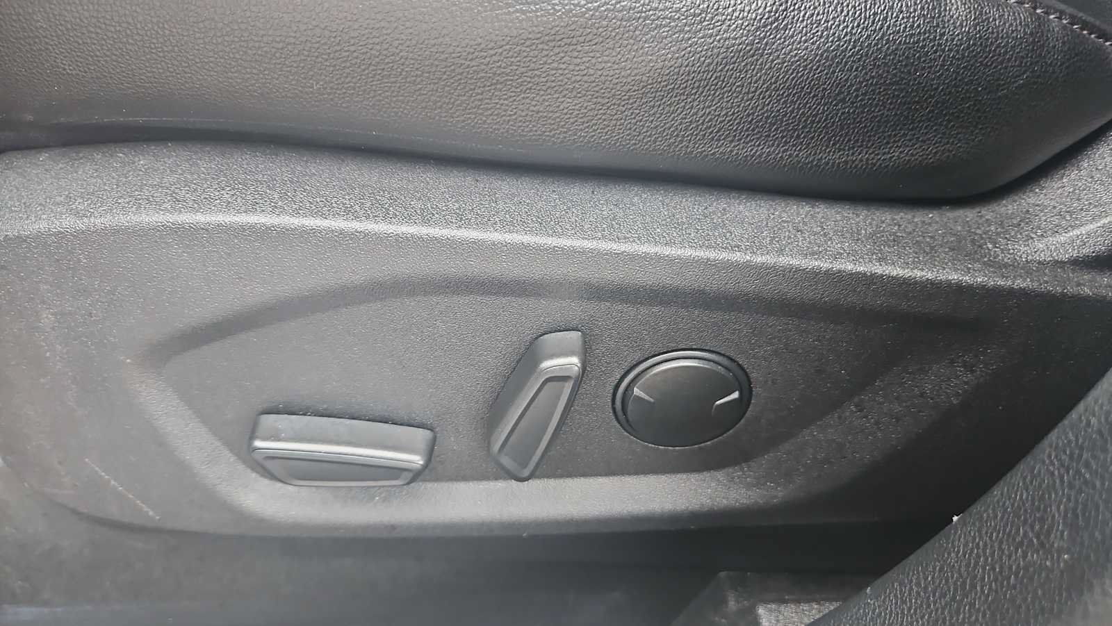 Used 2022 Ford Edge Titanium AWD/4WD image 14