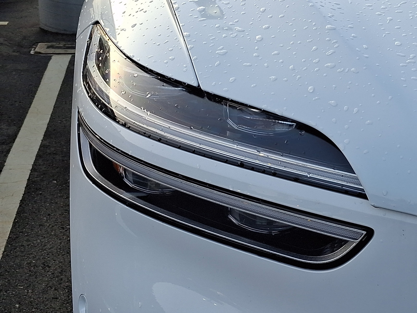 Used 2025 Genesis Electrified GV70 AWD/4WD image 9