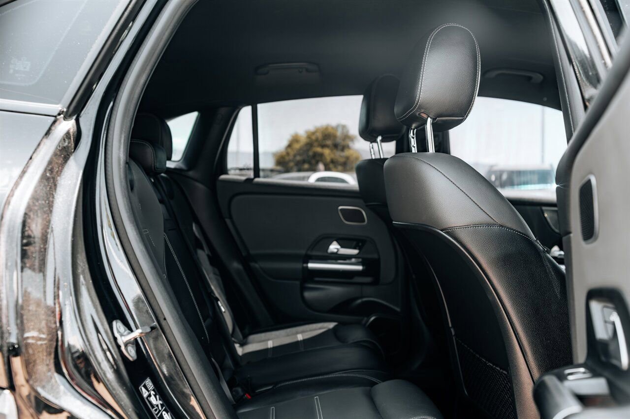 Used 2023 Mercedes-Benz GLA 35 AMG 4MATIC image 46