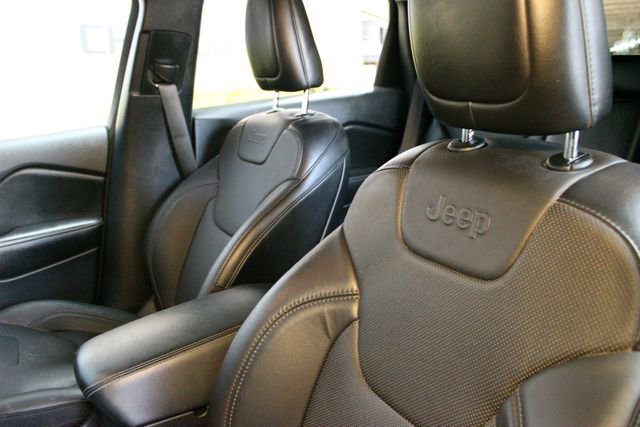 Used 2021 Jeep Cherokee Latitude Lux w/ Sun & Sound Group AWD/4WD image 18