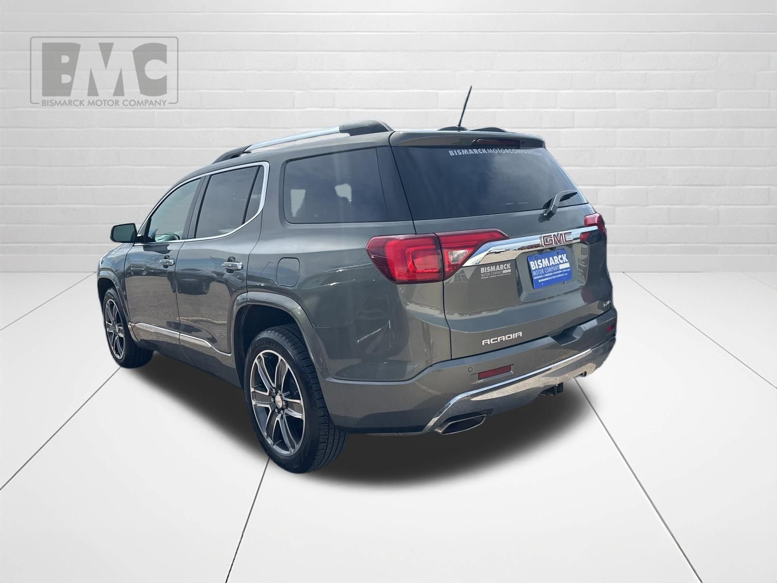 Used 2018 GMC Acadia Denali AWD/4WD image 4