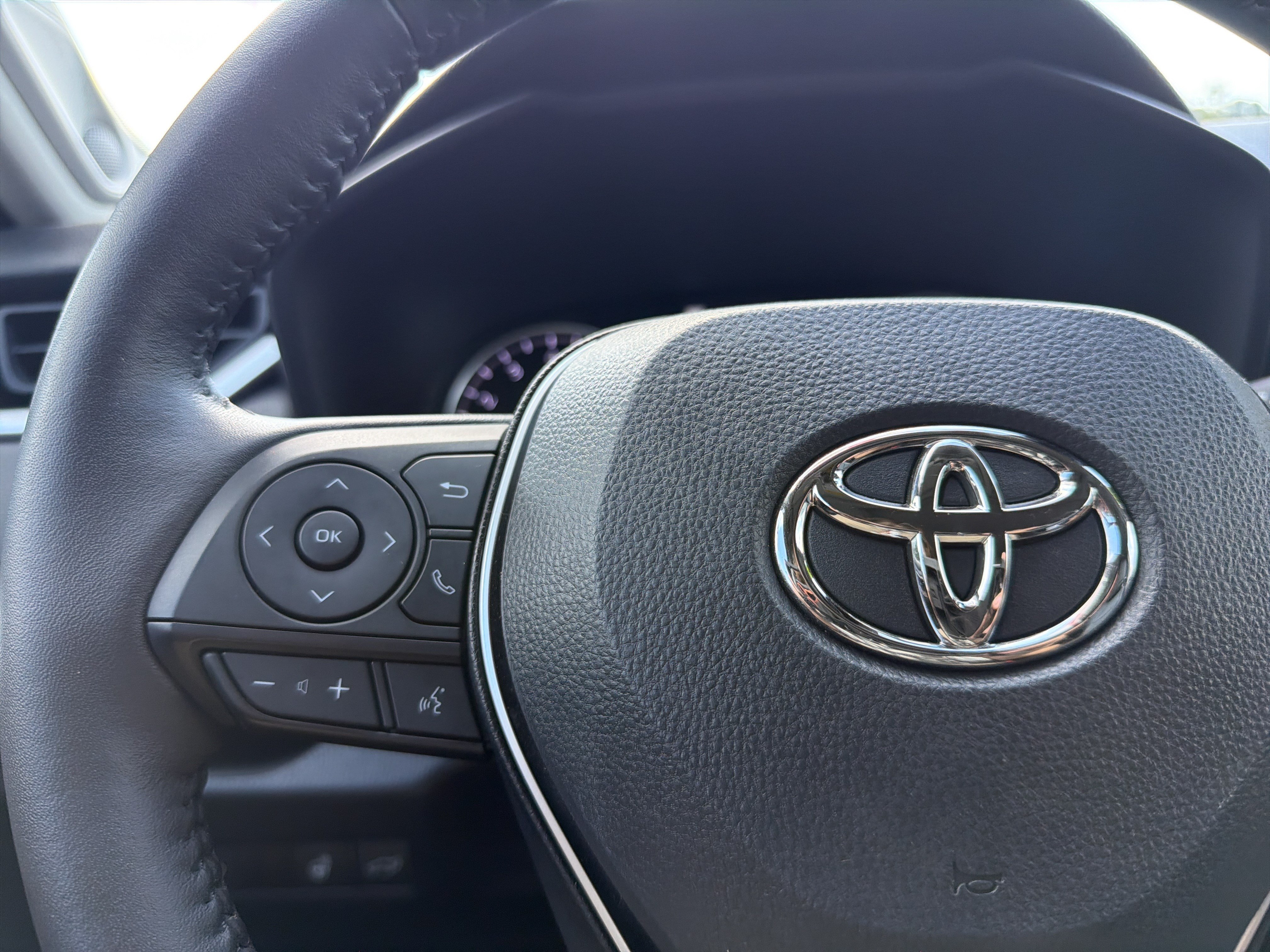 Certified 2022 Toyota RAV4 XLE Premium AWD/4WD image 10