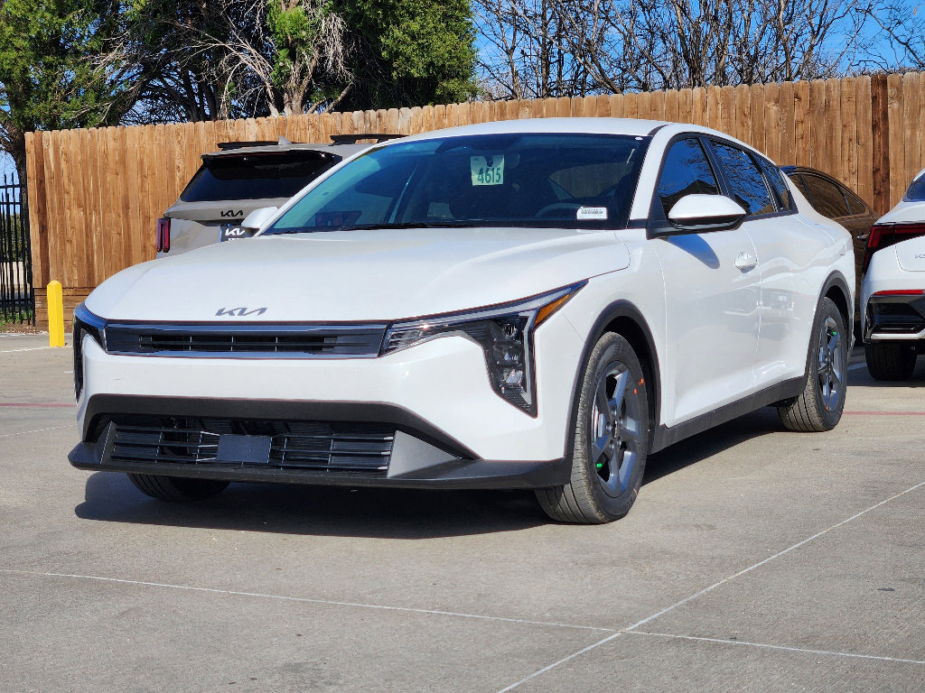 New 2026 Kia K4 LXS image 2