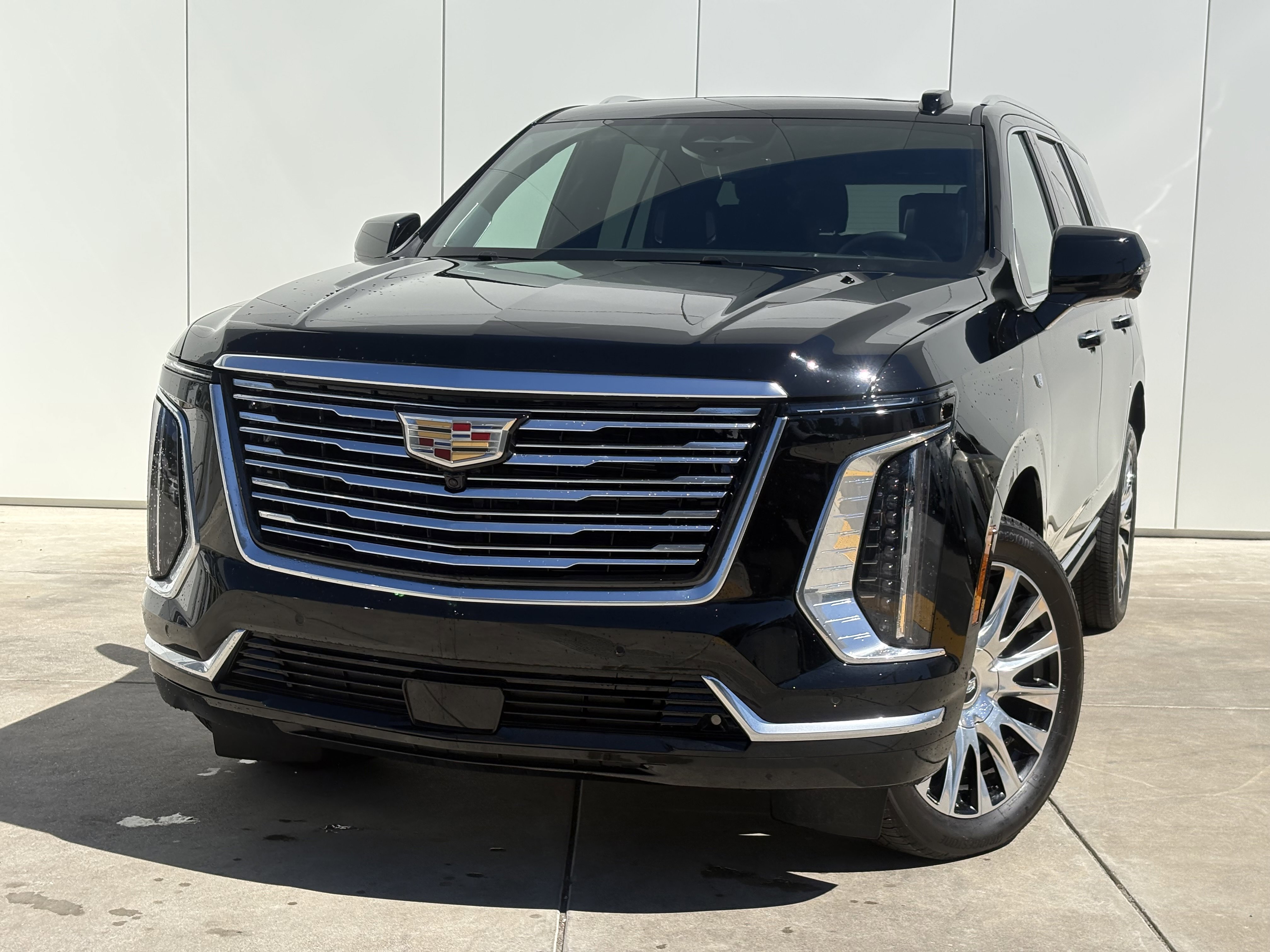 Certified 2025 Cadillac Escalade Premium Luxury Platinum AWD/4WD image 1