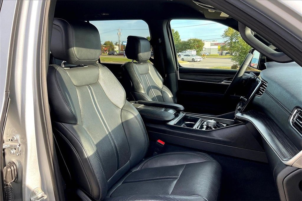 Used 2024 Jeep Wagoneer Series II w/ Flexible Seating Group image 34