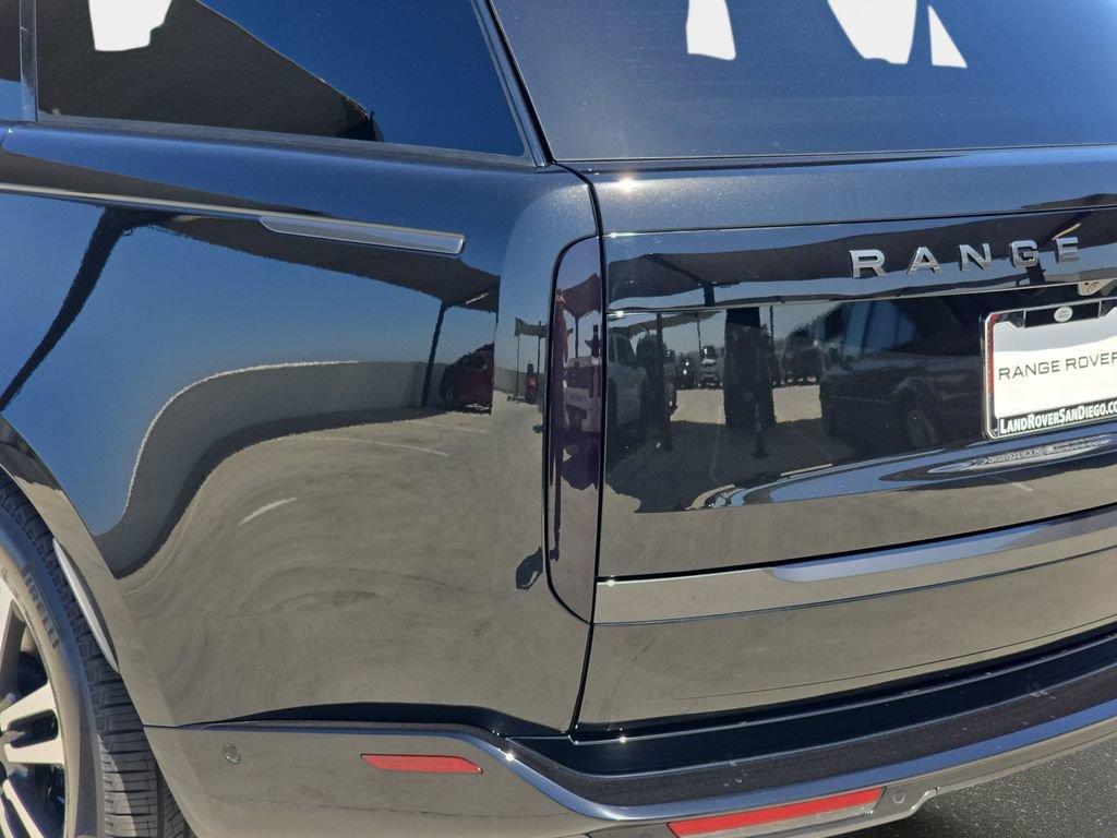 New 2026 Land Rover Range Rover Long Wheelbase SE AWD/4WD image 37