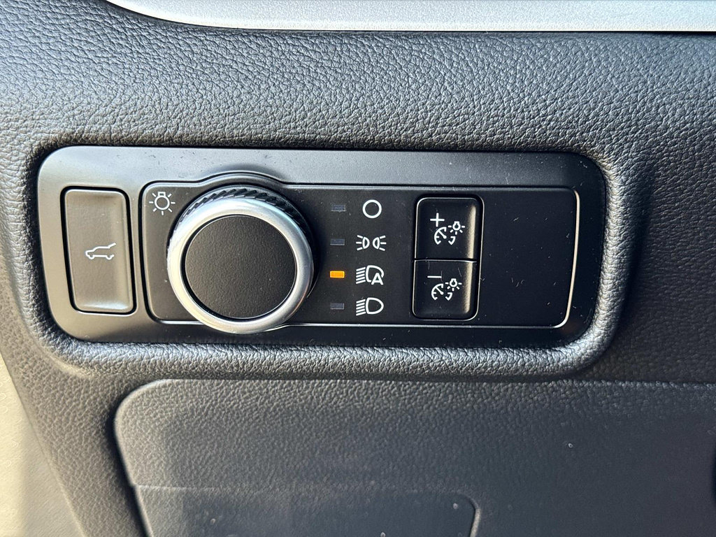 Certified 2023 Ford Explorer XLT RWD image 19