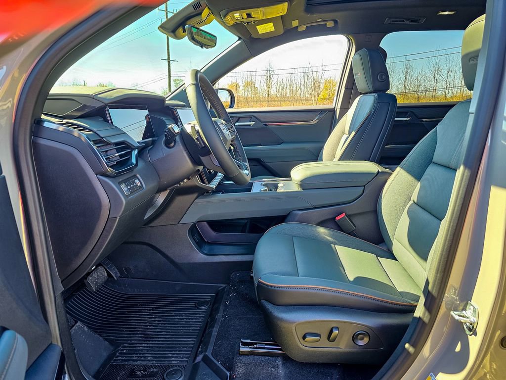 New 2026 GMC Acadia AT4 w/ Luxury Package image 13