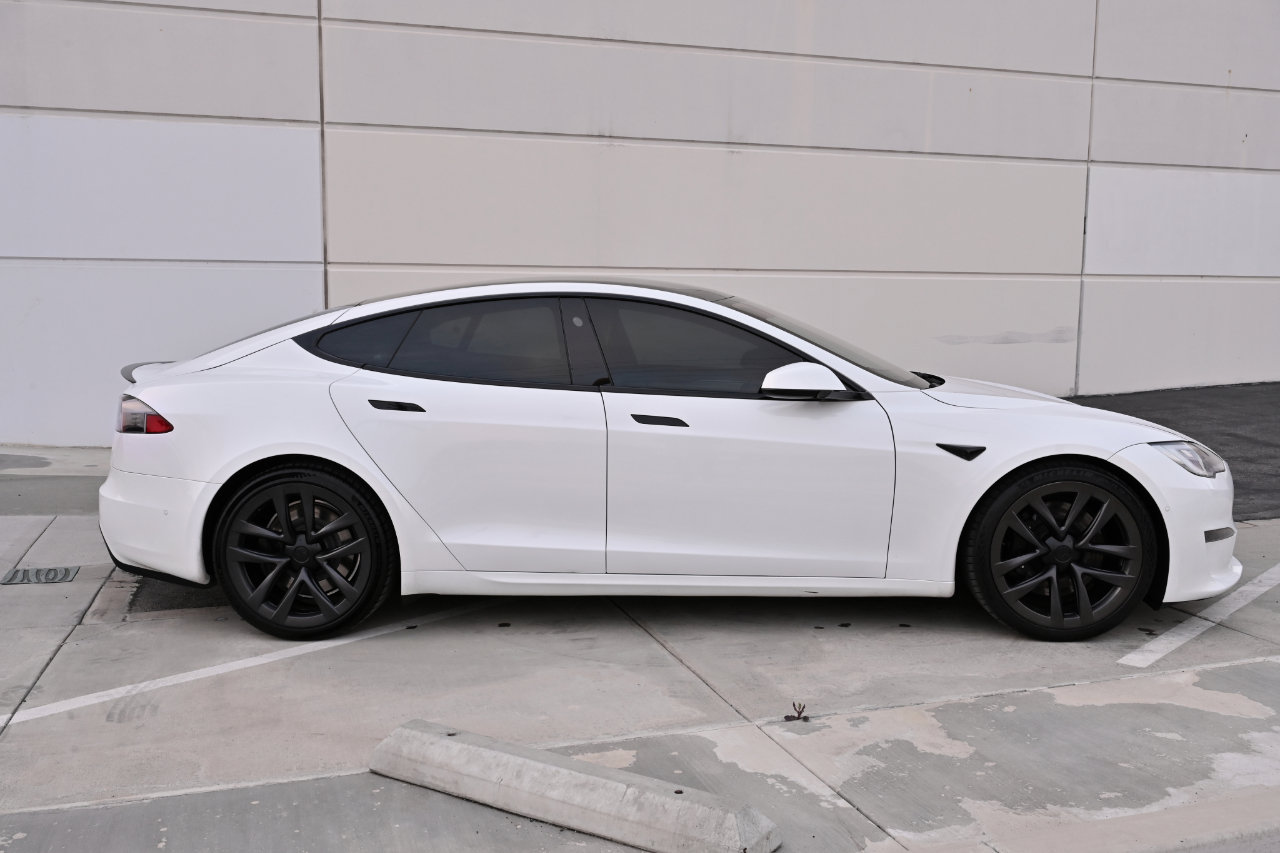 Used 2022 Tesla Model S Plaid image 8