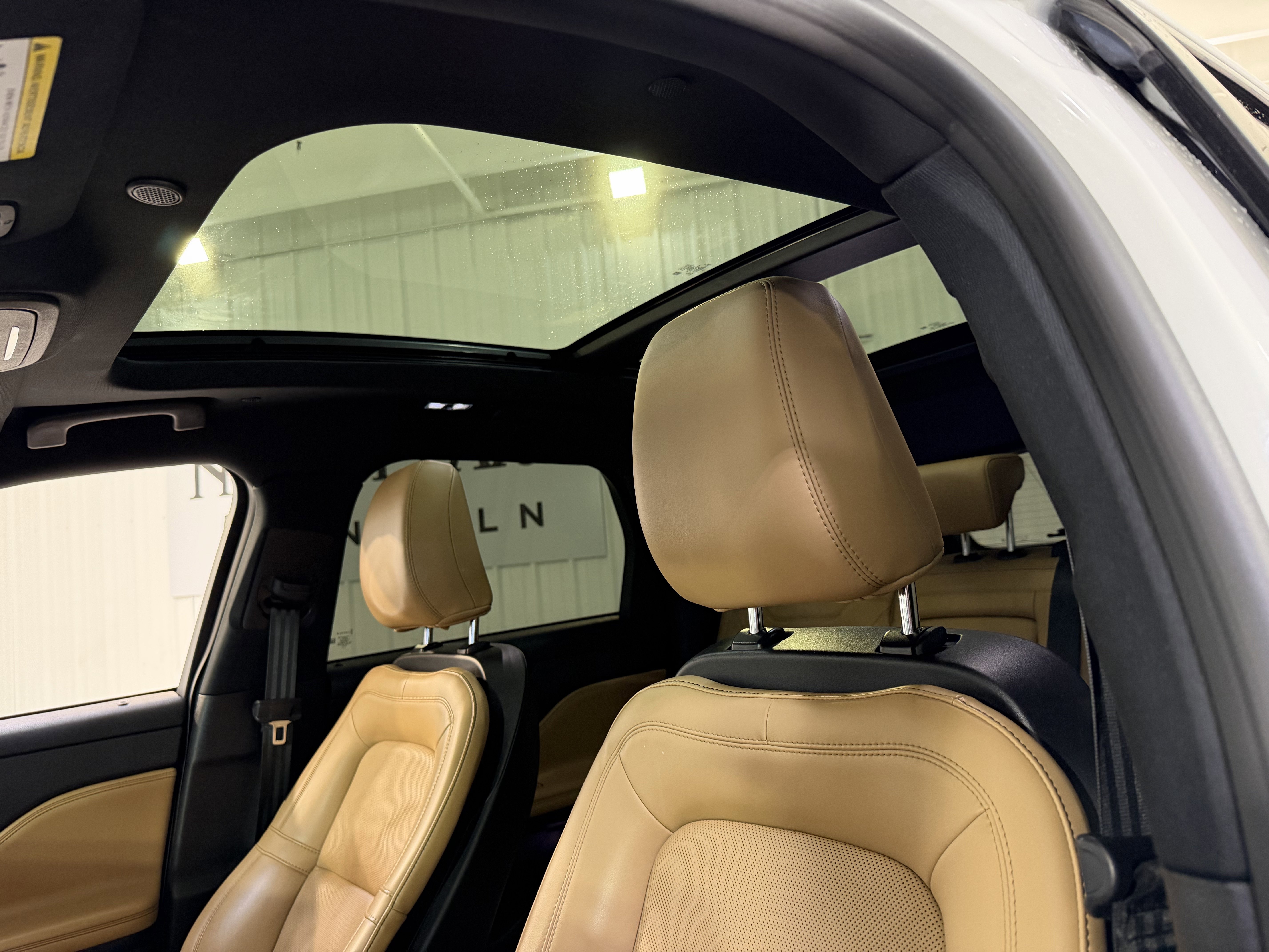 Used 2021 Lincoln Corsair Reserve w/ Equipment Group 201A FWD image 10