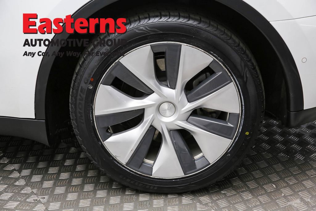 Used 2022 Tesla Model Y Long Range image 8
