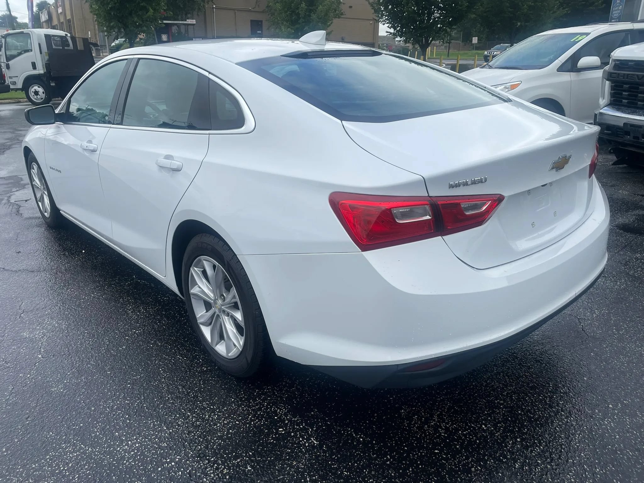 Used 2023 Chevrolet Malibu LT FWD image 3